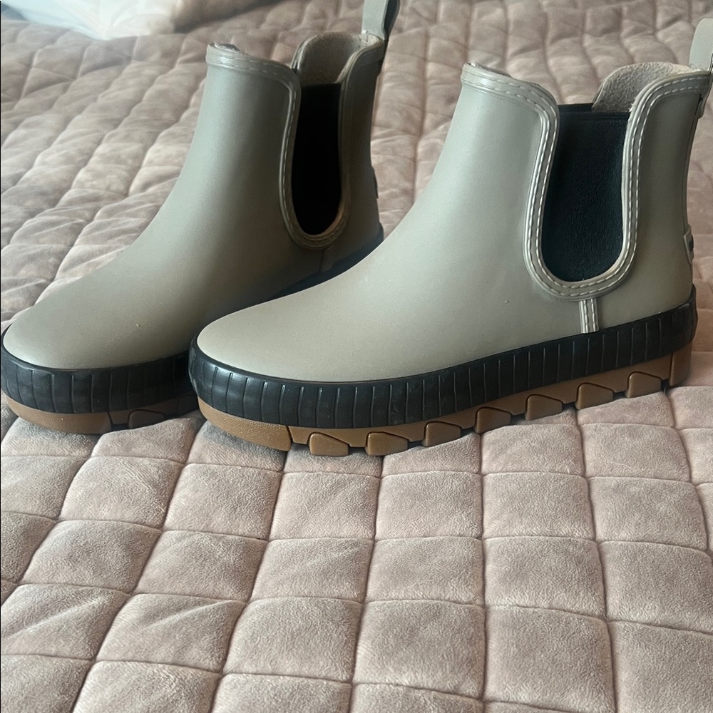 Sperry Chelsea Waterproof Rain Boot